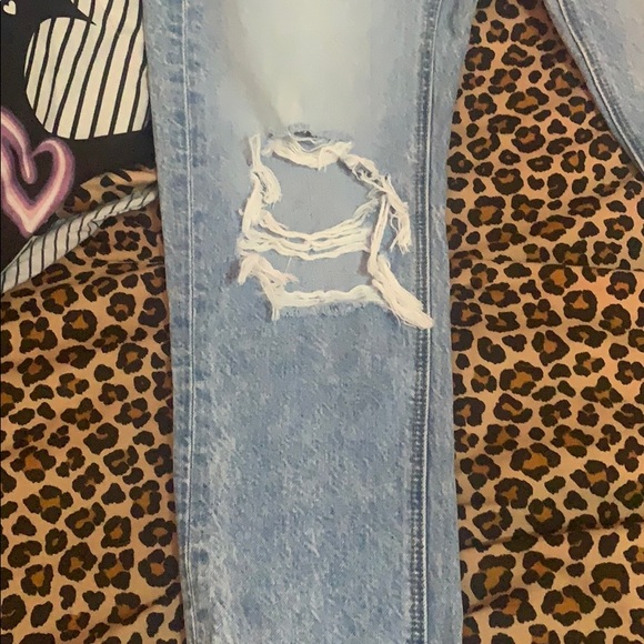 American Eagle Mom Jeans (size 2) - Picture 3 of 5